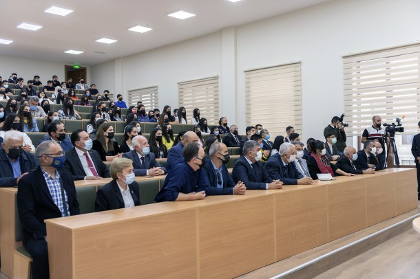 İnam Kərimov universitetdə - FOTOLAR