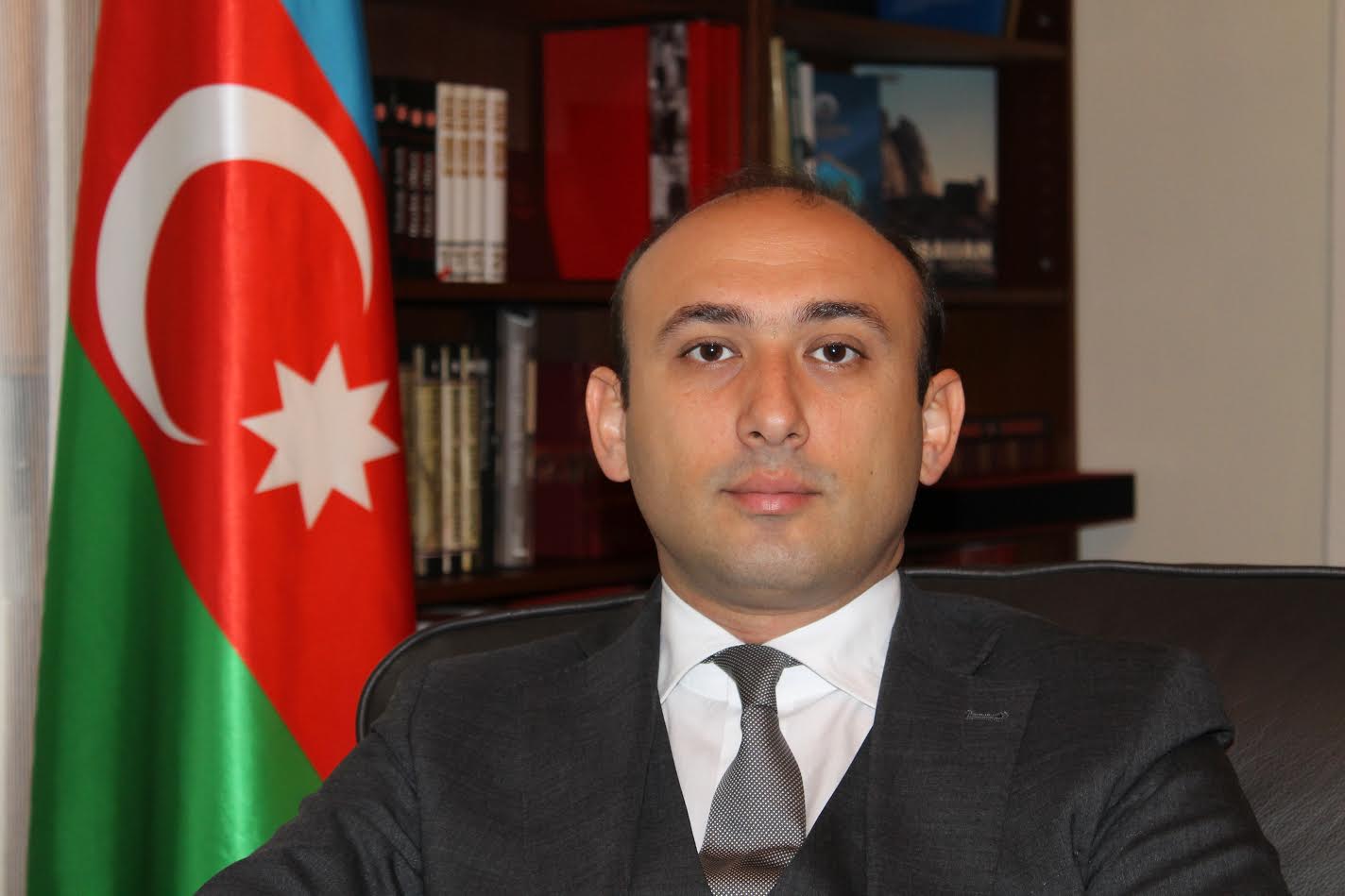 Azərbaycanın İtaliyadakı səfiri erməni keşişə cavab verib