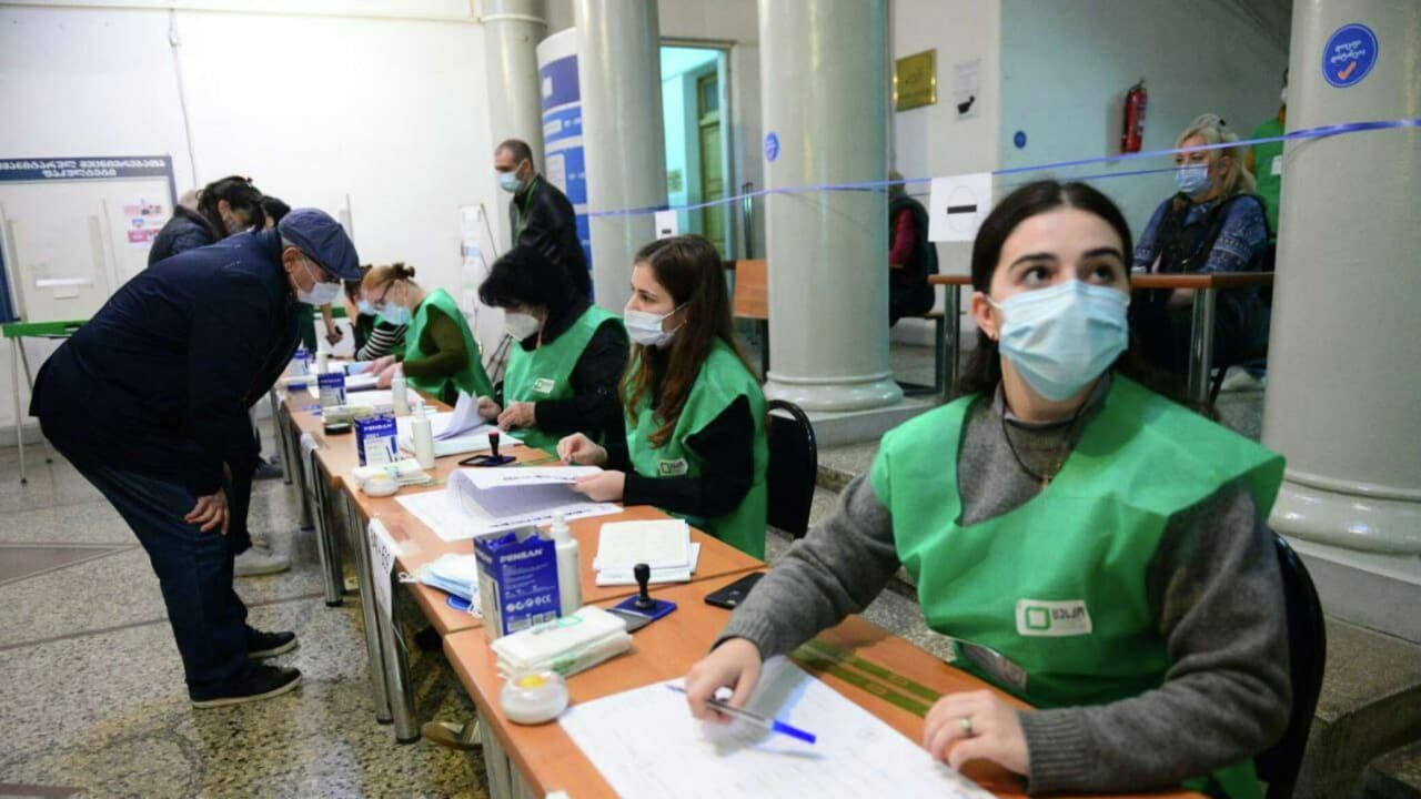 Gürcüstan seçkilərində seçici aktivliyi açıqlandı