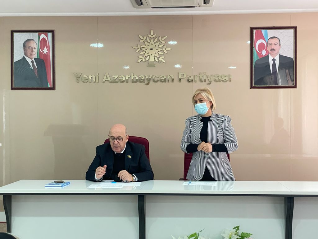 Əhliman Əmiraslanov şəhid ailələri ilə görüşüb - FOTO