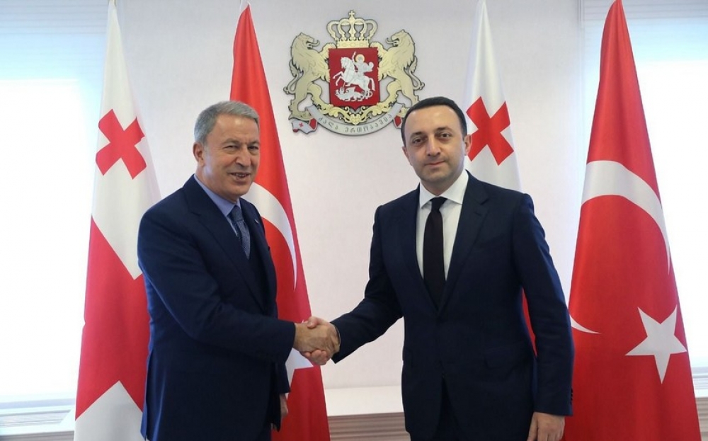 Qaribaşvili Hulusi Akarla görüşdü