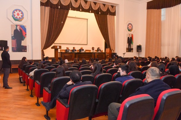 Kamal Abdullanın tələbələrlə GÖRÜŞÜ