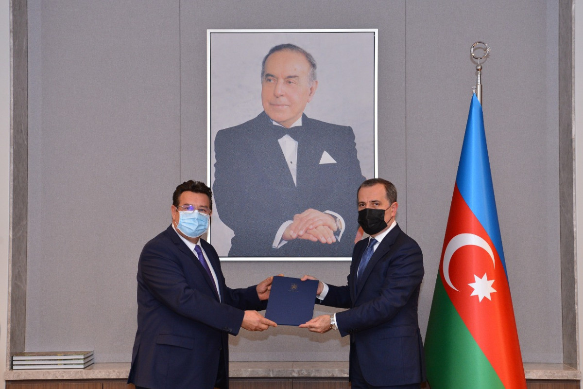 Yeni səfir etimadnaməsini təqdim etdi