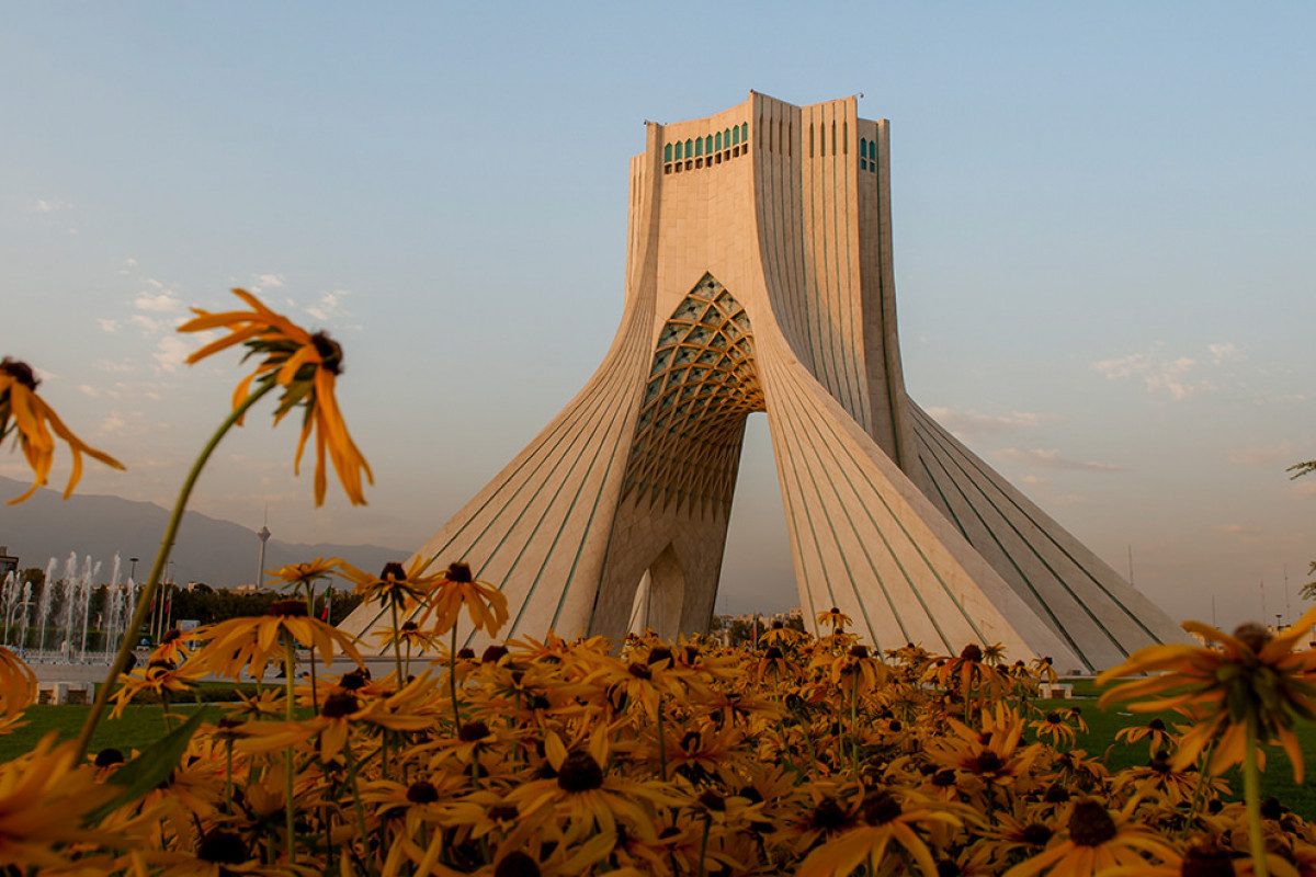 Tehran paniranizm ideologiyasını İslamdan önə çıxarır - TƏHLİL