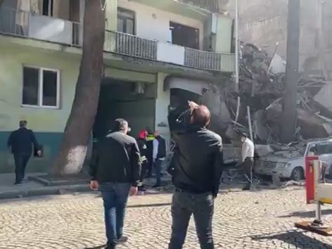Batumidə binanın çökməsinə görə üç nəfər saxlanıldı