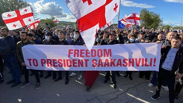 Saakaşvilinin azad edilməsi tələb ilə AKSİYA