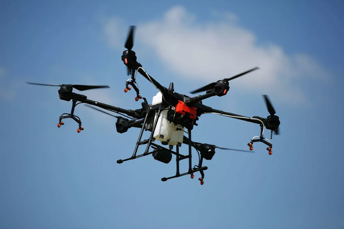 Dünyada ilk: Dronlar meşə saldı