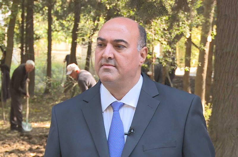 Nəbatat Bağında qanunsuzluq - Yeni rəhbərlikdən keçmiş direktora İTTİHAM  