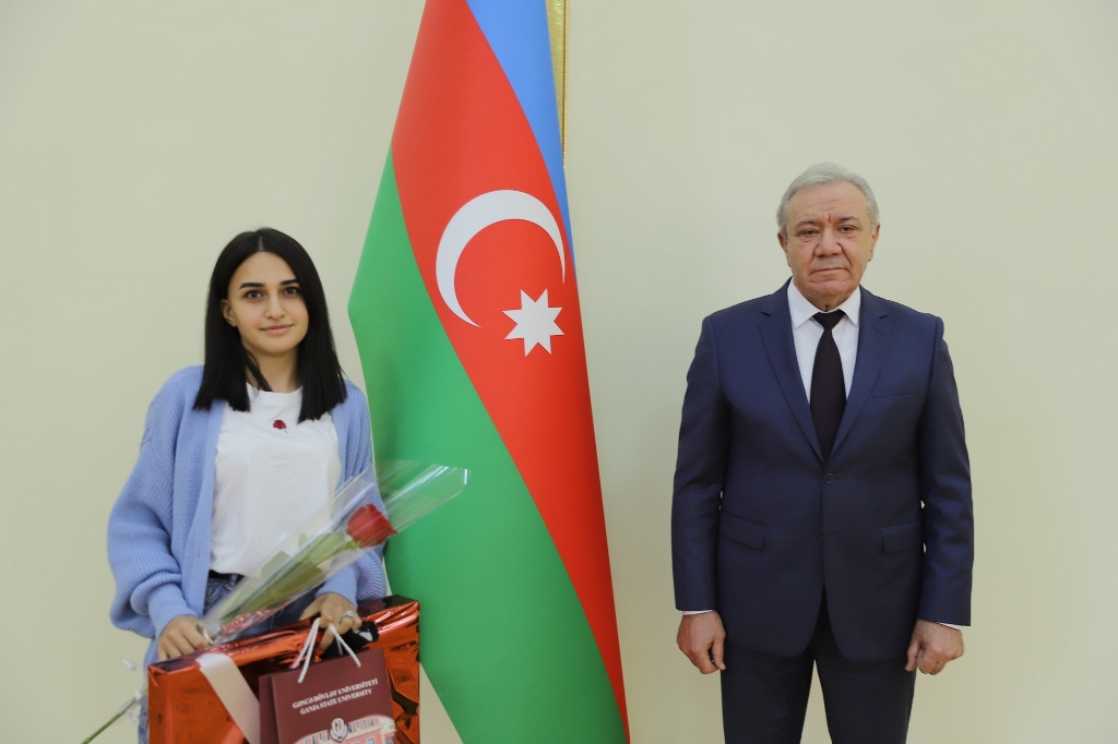 Rektor yüksək bal toplayan tələbələrlə GÖRÜŞDÜ