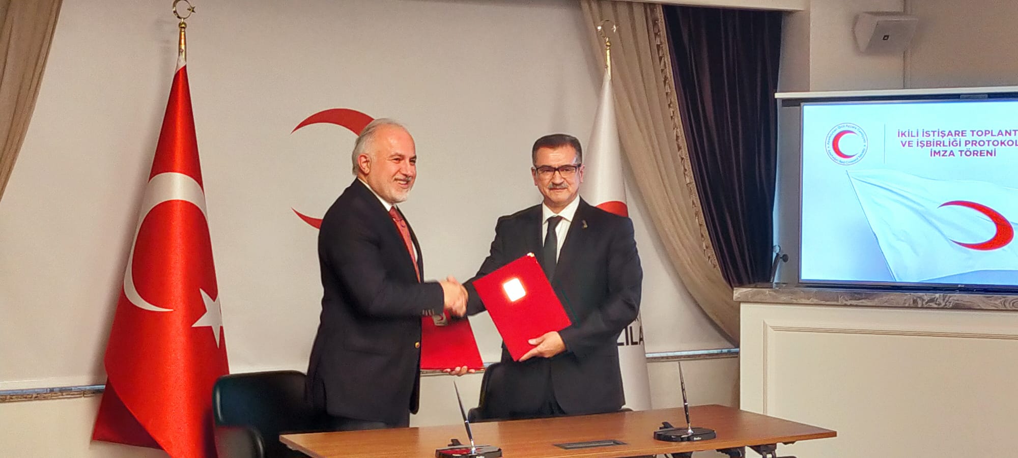 Novruz Aslan Türkiyəyə səfər etdi - FOTO