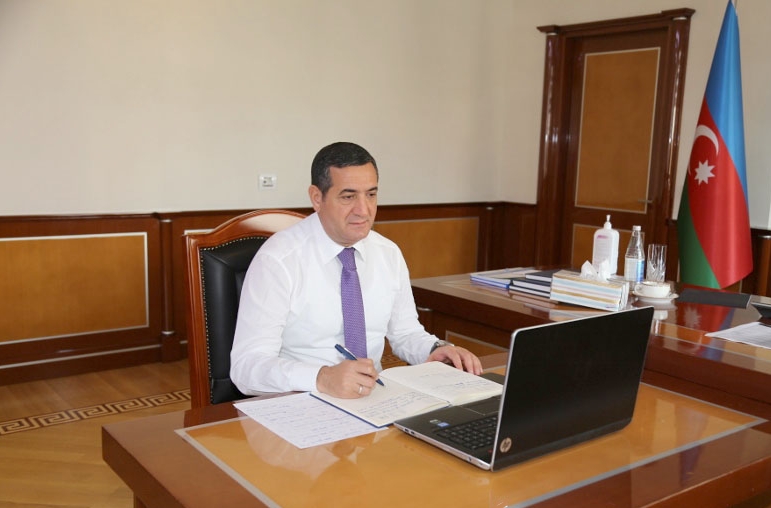 Deputat seçicilərlə videoqəbul keçirib  