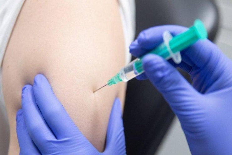 Müəllimlərə 3-cü doza vaksin vurulacaq