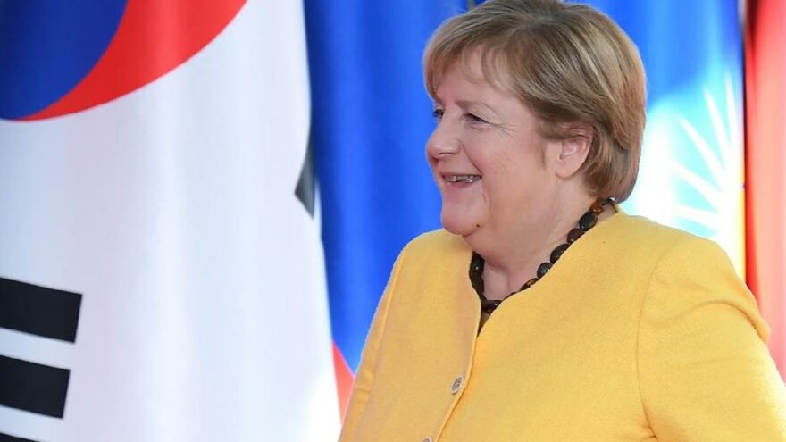 Merkeldən 175 milyonluq vaksin açıqlaması