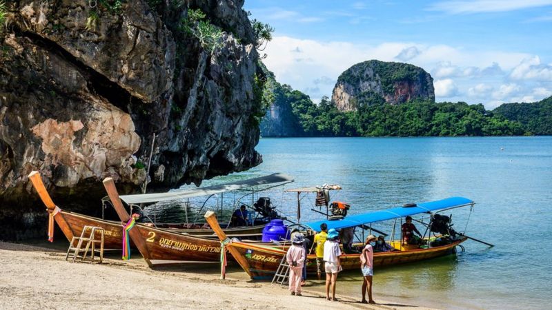 Tayland turistlərə qapılarını açır