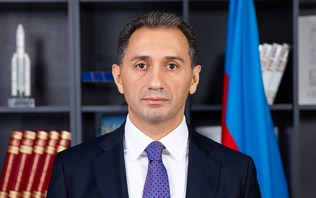 Rövnəq Abdullayevi nazir əvəz etdi