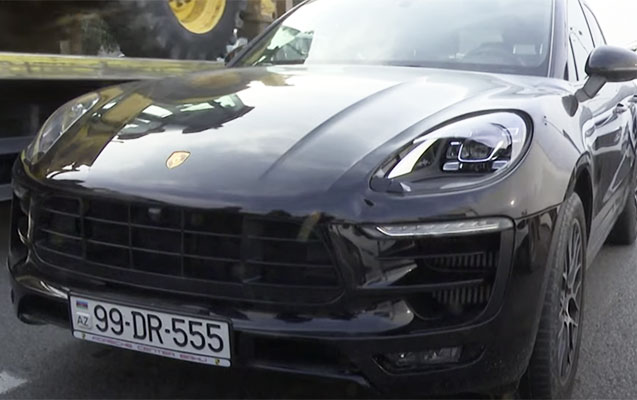 “Porsche” piyadanı vurub öldürdü - VİDEO