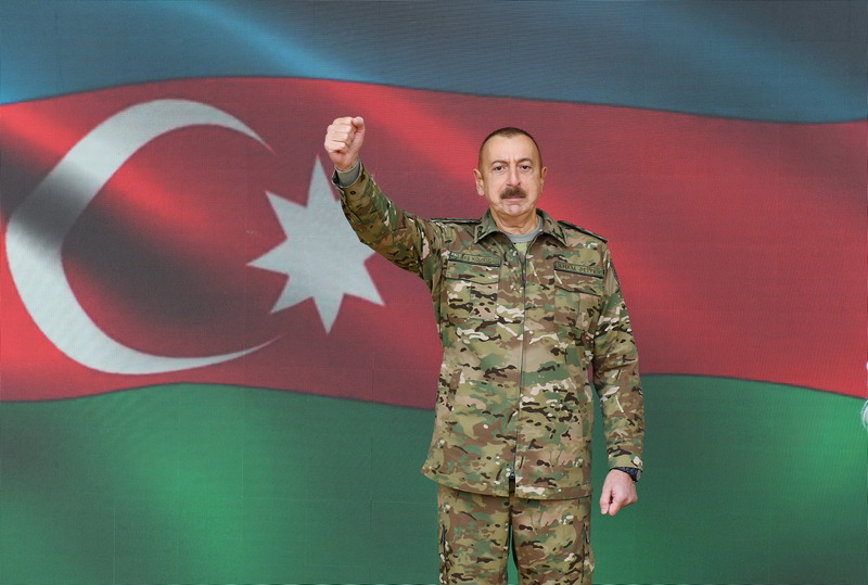 Qalibiyyət formulu: Dahi sərkərdə, dəmir yumruq, əzmkar xalq