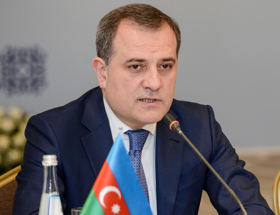 “Azərbaycan bütün çətinliklərə təkbaşına dözdü”
