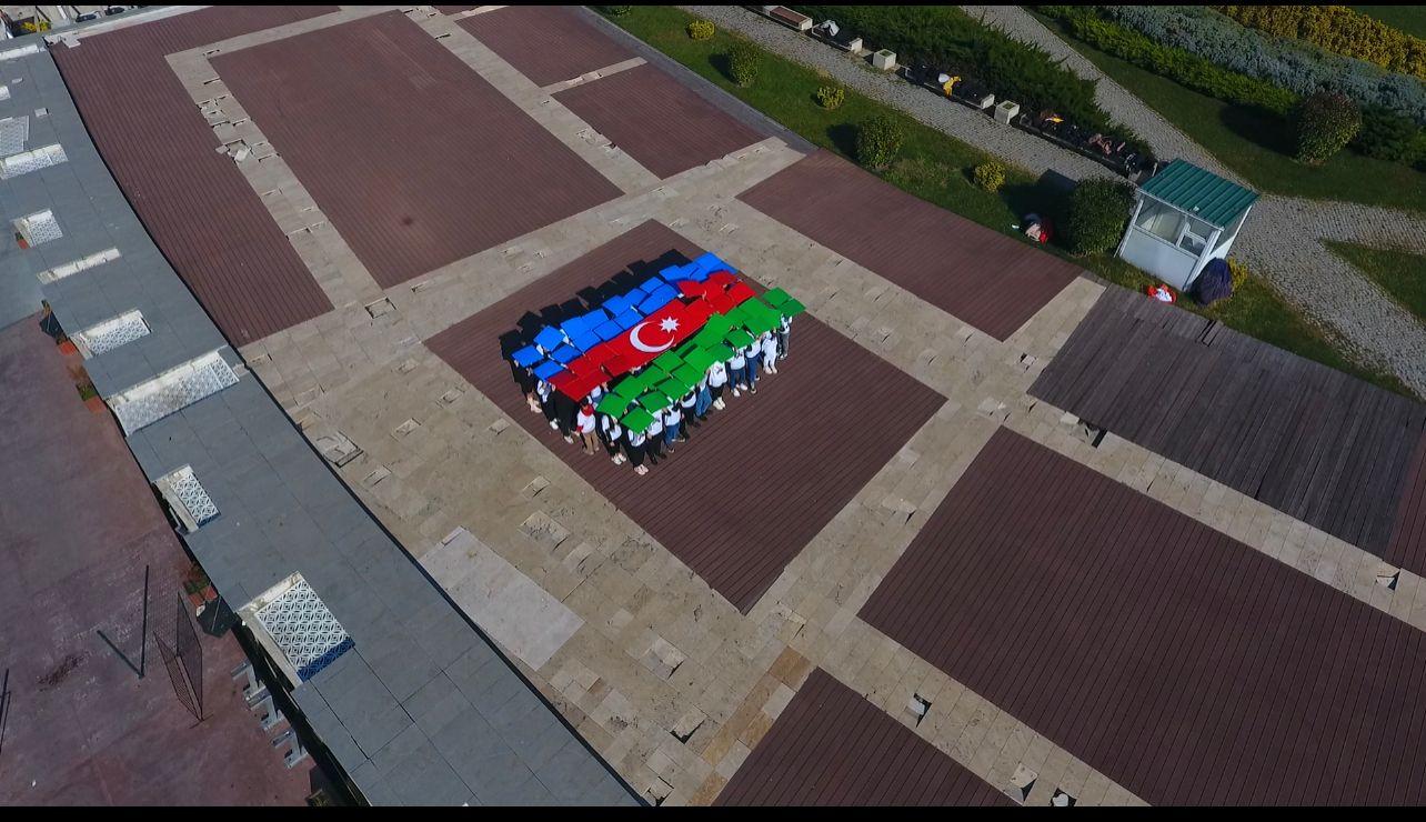 Tbilisidə Zəfər Günü fləşmobu - FOTO