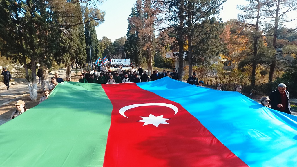Naftalanda “Zəfər Yürüşü” - FOTOLAR
