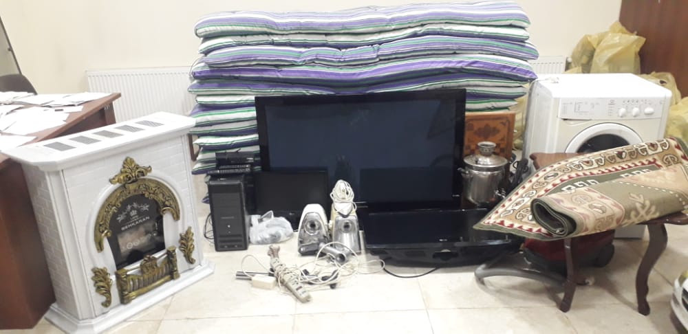 Ucarda 3 min manatlıq OĞURLUQ