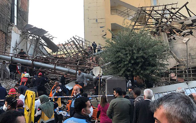 Türkiyədəki bina uçqununa görə 4 nəfər SAXLANILDI