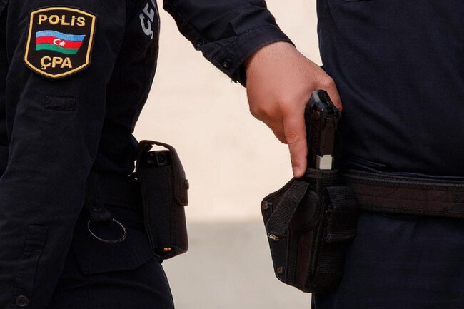 Polis ehtiyatsızlıqdan özünü YARALADI