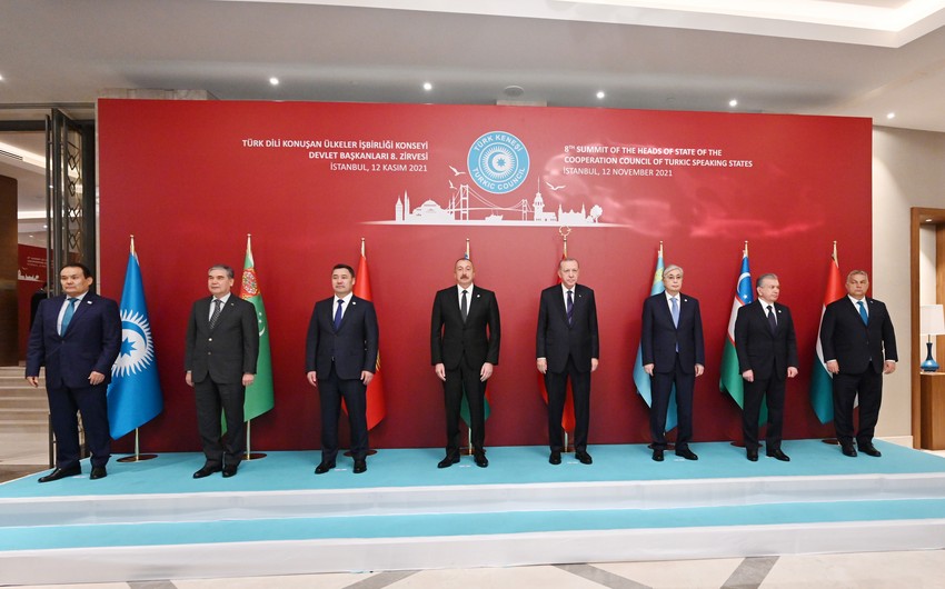 Prezident İstanbulda rəsmi ziyafətdə
