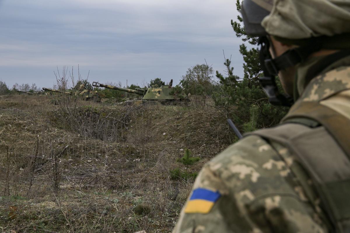 Donbasda iki ukraynalı hərbçi öldü