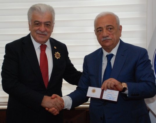 Deputat türkiyəli həmkarı ilə görüşdü