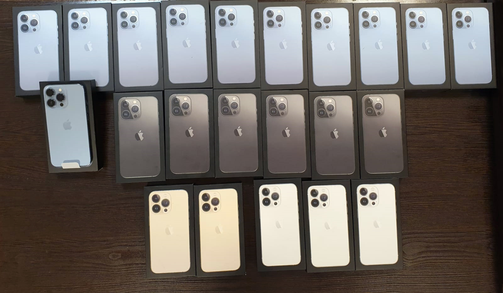 Gömrükçülər 22 “iPhone 13 PRO” aşkarladı