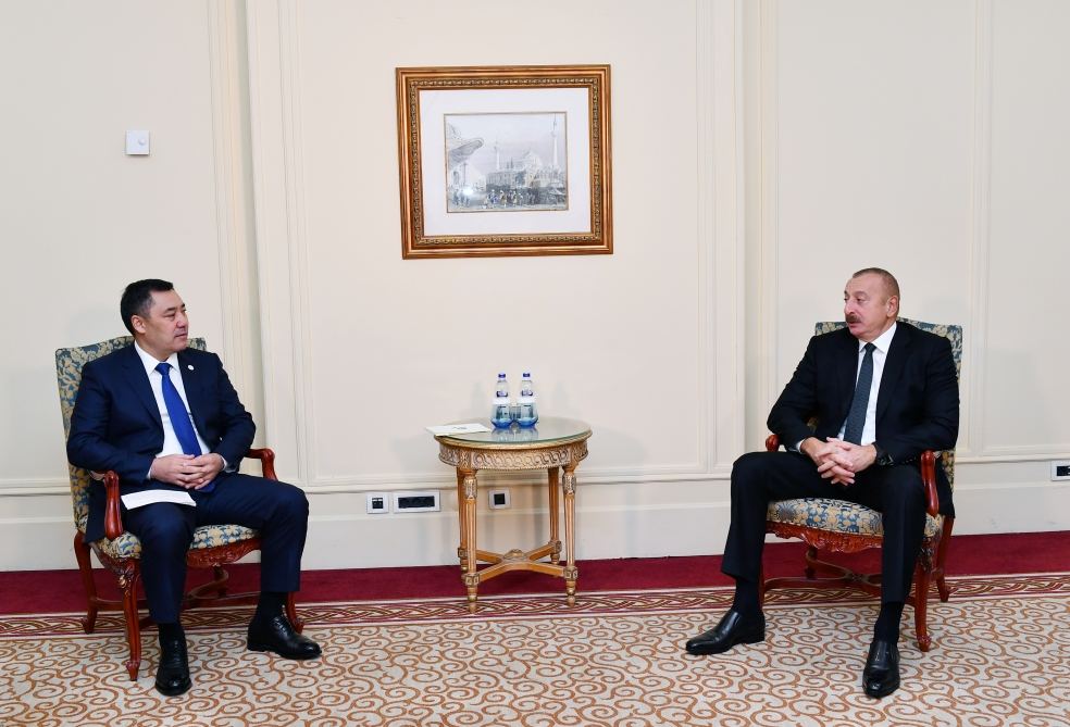 İlham Əliyev Qırğızıstan Prezidenti ilə görüşdü