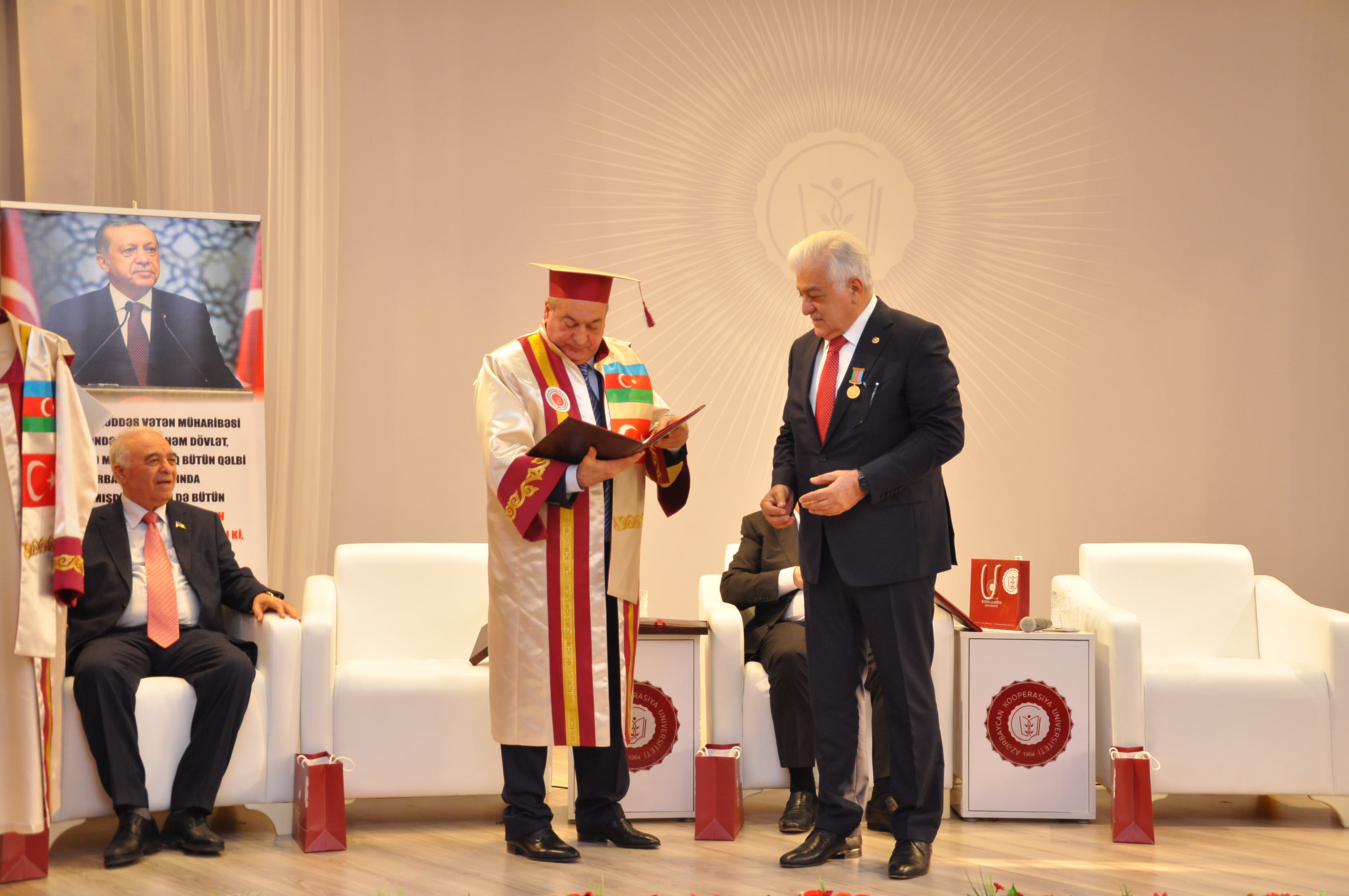 Şamil Ayrıma Kooperasiya Universitetin “Fəxri professor”adı verildi