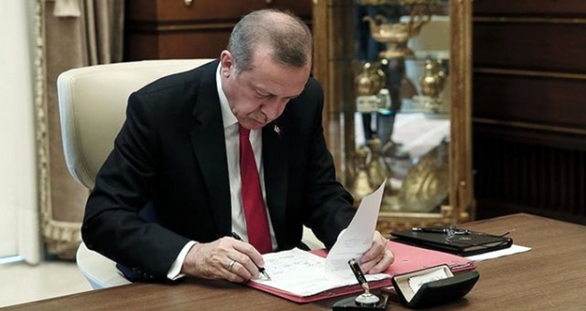 Ərdoğan Azərbaycandakı Türkiyə hərbçiləri ilə bağlı qərarı TƏSDİQLƏDİ