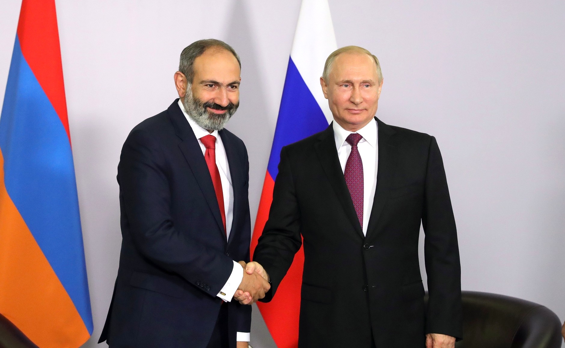 Paşinyan Putinə zəng etdi