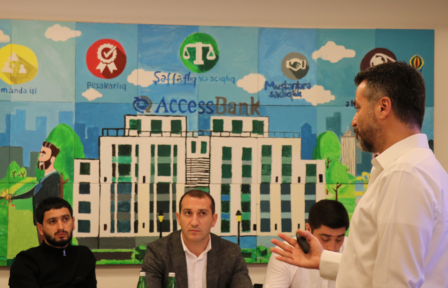 AccessBank əməkdaşları TƏLİMDƏ