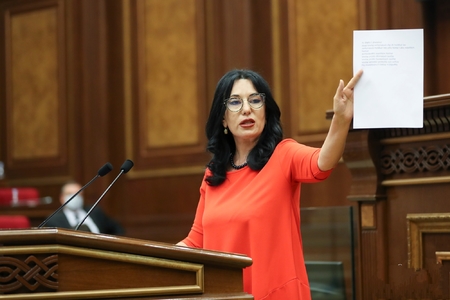 Deputat: “Hökümət cəbhədəki ölü və yaralı sayını gizlədir!”