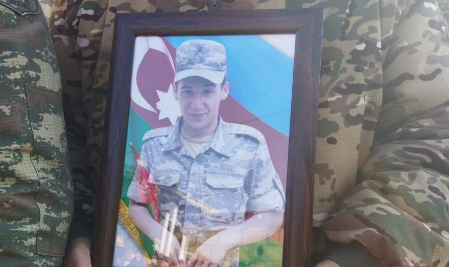 Şəhid əsgərimizlə vida mərasimi - FOTO