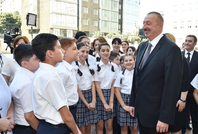 İlham Əliyev uşaqları təbrik etdi