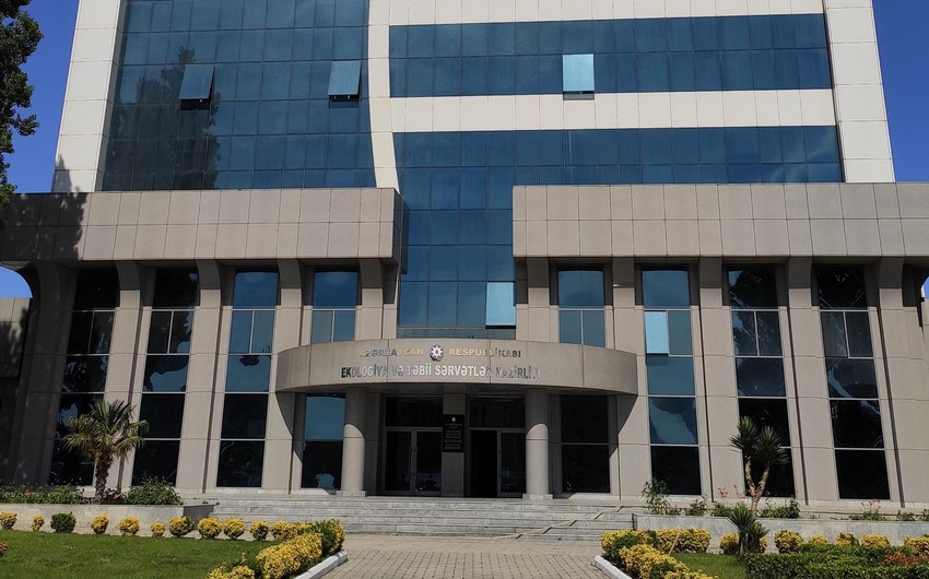 Bakıda nazirliyin binasında TÜSTÜLƏNMƏ
