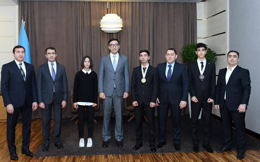 Fərid Qayıbov taekvondoçularla görüşüb