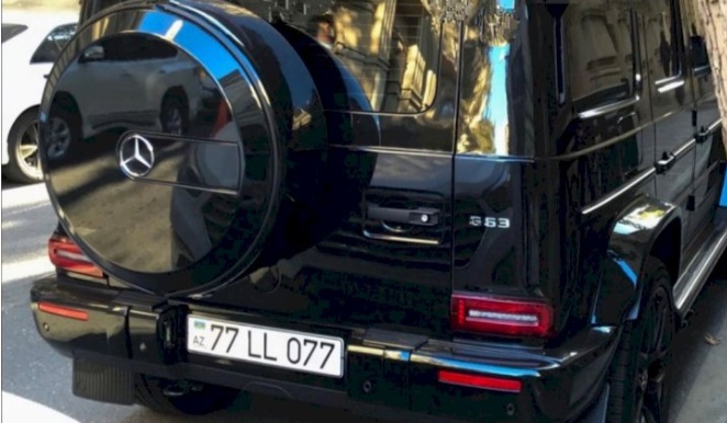 İcra başçısının oğlu yarım milyonluq maşınına yeni nömrə aldı - FOTO
