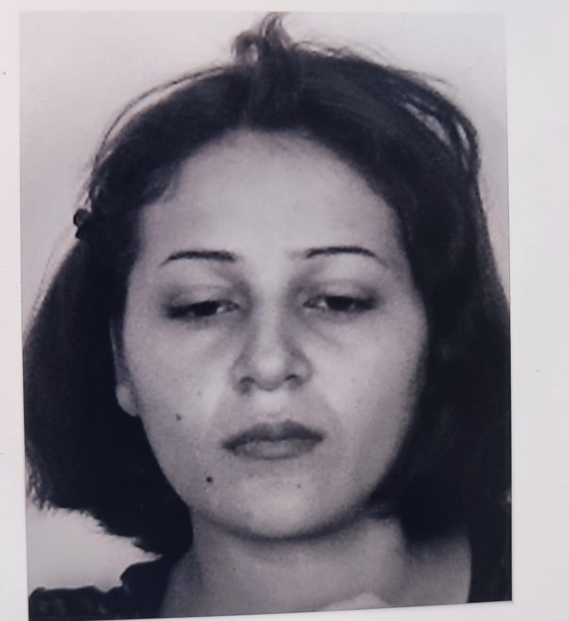 20 yaşlı qız itkin düşdü