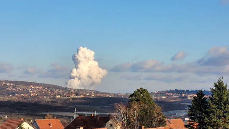Raket zavodunda PARTLAYIŞ