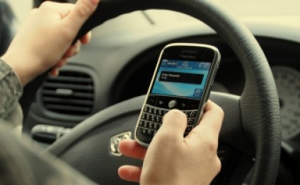 Bezdirici endirim “SMS”ləri – Komitə sədri də “daimi müştəri”dir