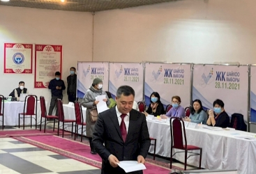 Qırğızlar deputatlarını seçir