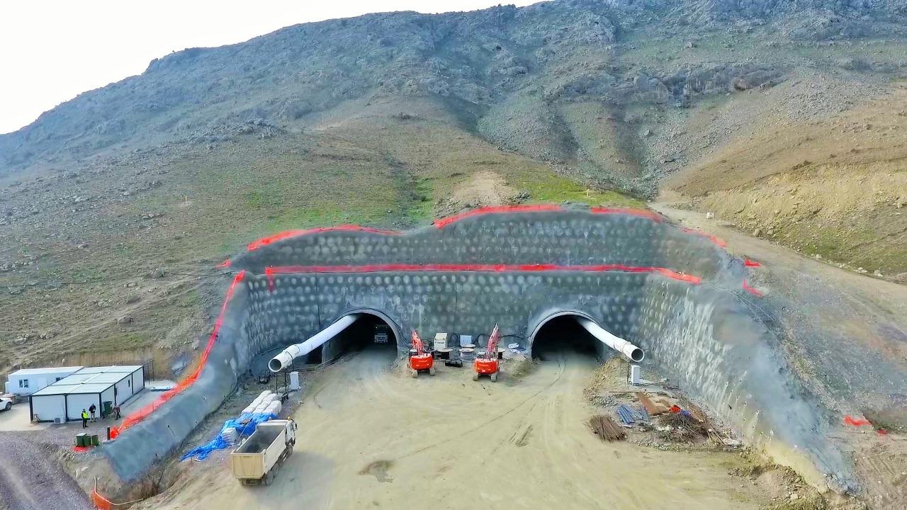 Horadiz-Ağbənd yolunda tunellərin inşasına başlanıldı