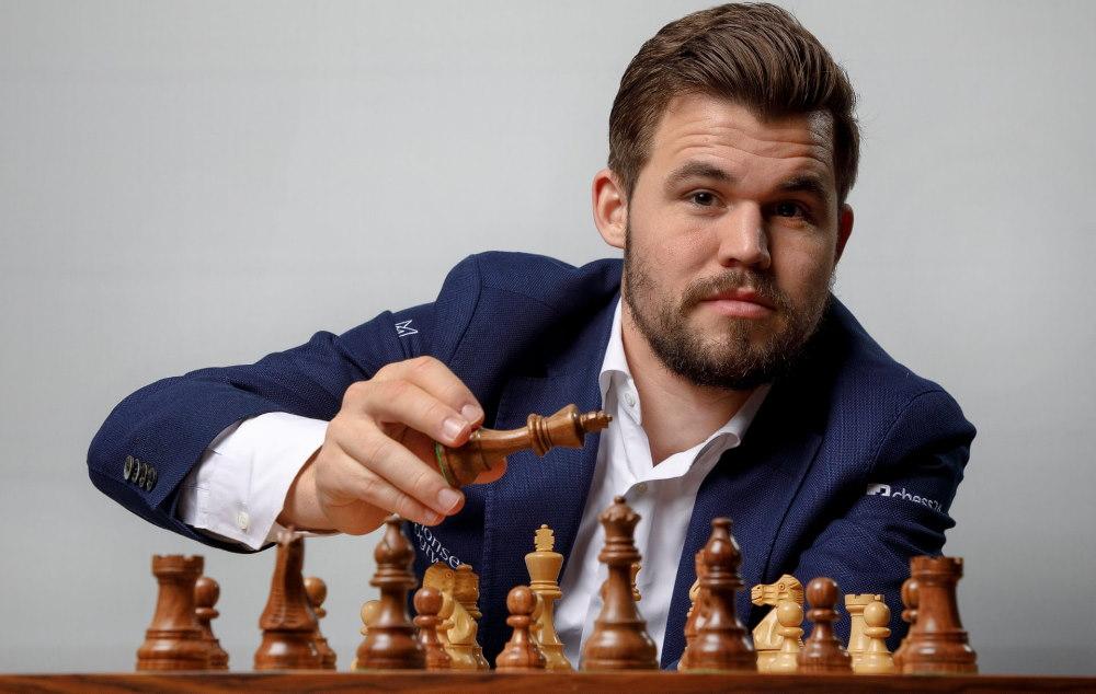 Karlsen yenə dünya çempionu oldu