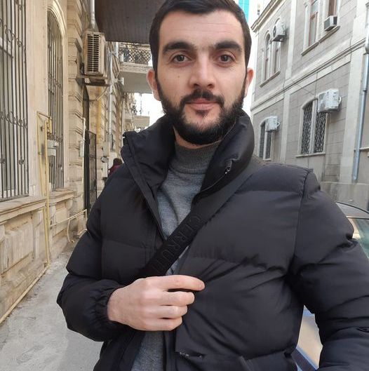 Jurnalist məhkəmədə DÖYÜLDÜ