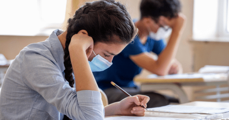 Bu universitetdə maaşlar artırıldı - Rektordan AÇIQLAMA